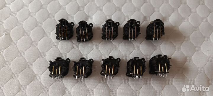 Разъёмы для пайки на плату 20 шт. Neutrik б/у