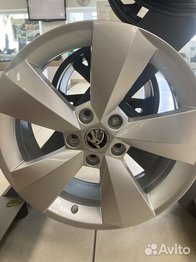 Диск легкосплавный 5x112 6,5Jx17 ET38 kodiaqkaroq