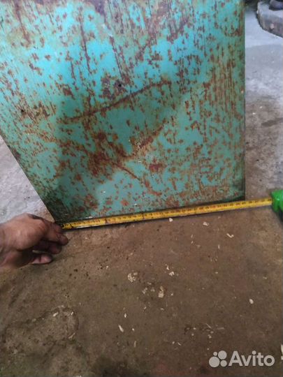 Ящик для инструмента с креплением на раму авто