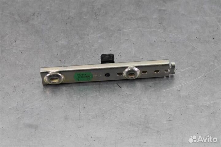 Механизм регулировки ремня безопасности Renault L