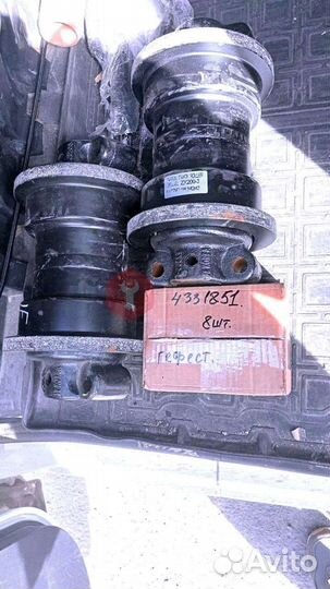 Каток опорный 20Y-30-07300