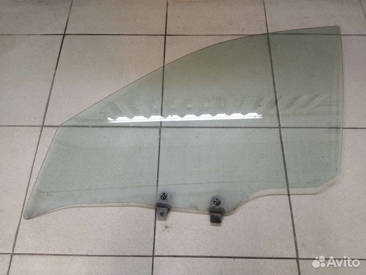 Стекло переднее левое Ниссан Вингроуд Y10