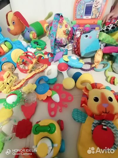 Большой пакет игрушек,хороших