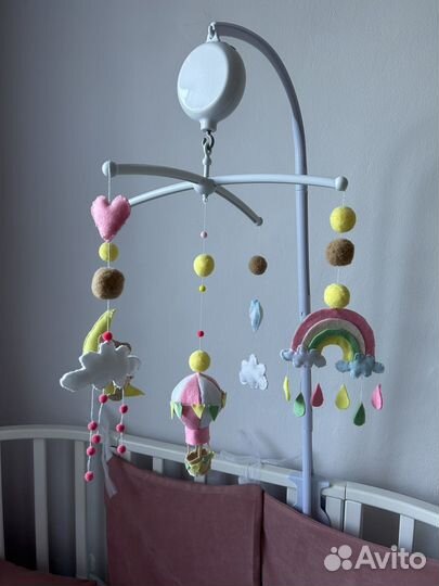 Музыкальный мобиль на кроватку из фетра