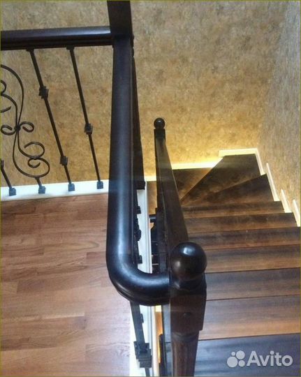 Лестница деревянная