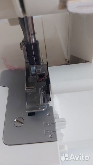 Швейная машинка оверлок