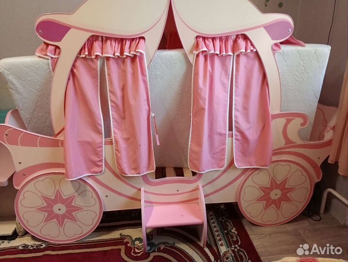 Детская кровать карета