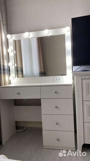 Туалетный столик