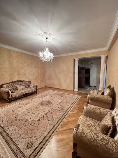 4-к. квартира, 180 м², 1/7 эт.