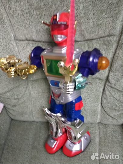 Игрушка робокоп