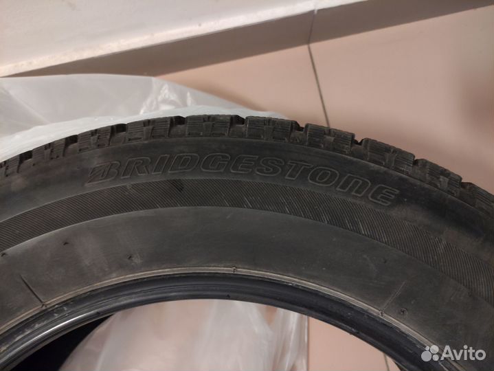 Bridgestone Blizzak VRX 225/60 R17