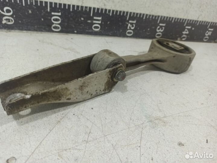 Кронштейн двигателя Ауди