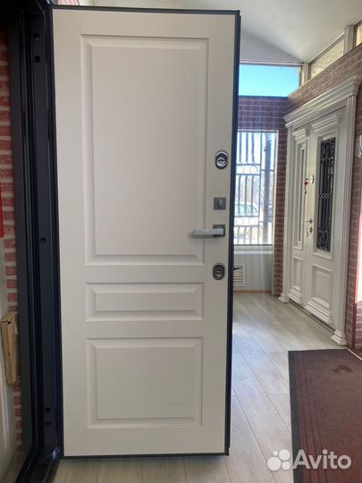 Входная металлическая дверь 