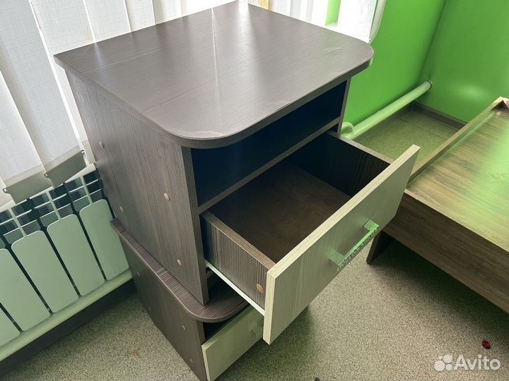 Тумба прикроватная