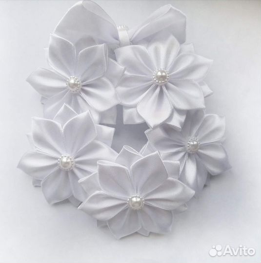 Белые банты в школу