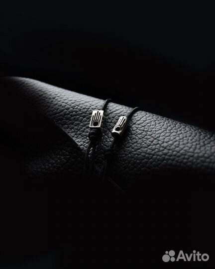 Браслет нить, фенечка