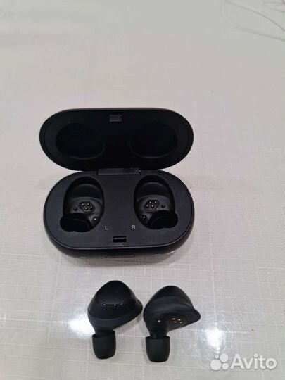 Беспроводные наушники samsung gear iconx