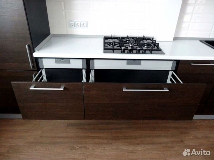 Прямой кухонный гарнитур современный