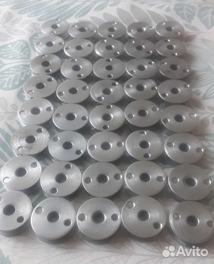 Шпулька для промышленных машин