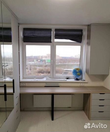 Рабочая зона у окна