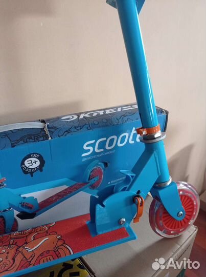 Самокат детский со светящимися колесами