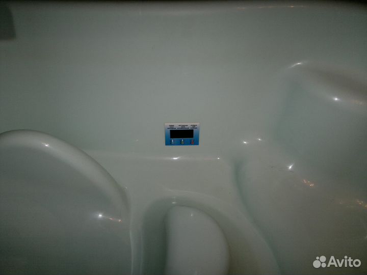 Ванночка для купания с термометром и горкой