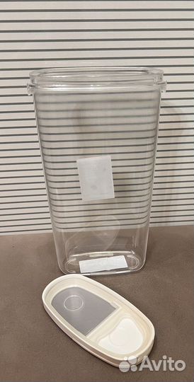 Контейнер с крышкой для сухих продуктов 2,3л