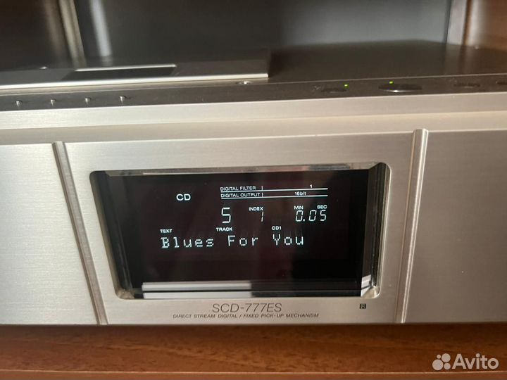 Проигрыватель компакт дисков Sony SCD-777 ES