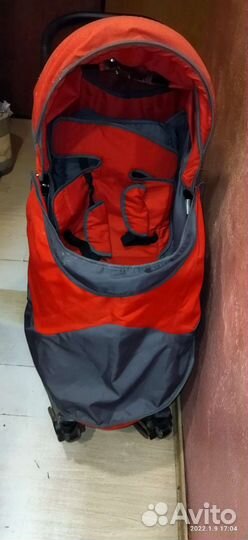 Прогулочная коляска