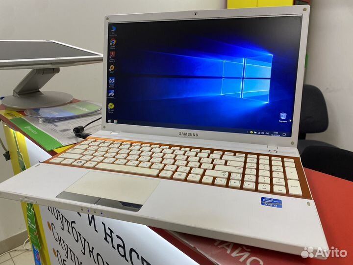 Ноутбук Samsung i3 озу 6Gb GeForce 520 Win 10