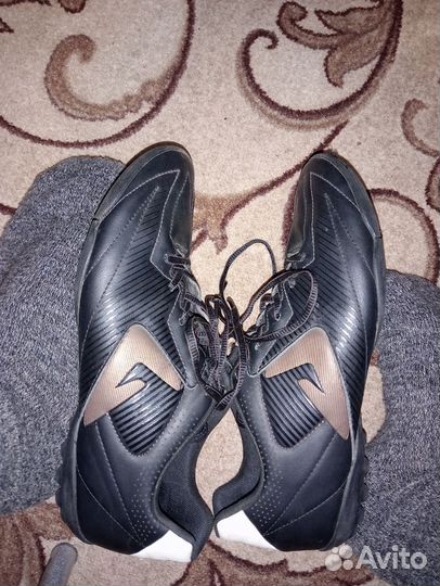 Футбольные бутсы для зала