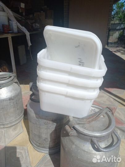 Бачки пластиковые