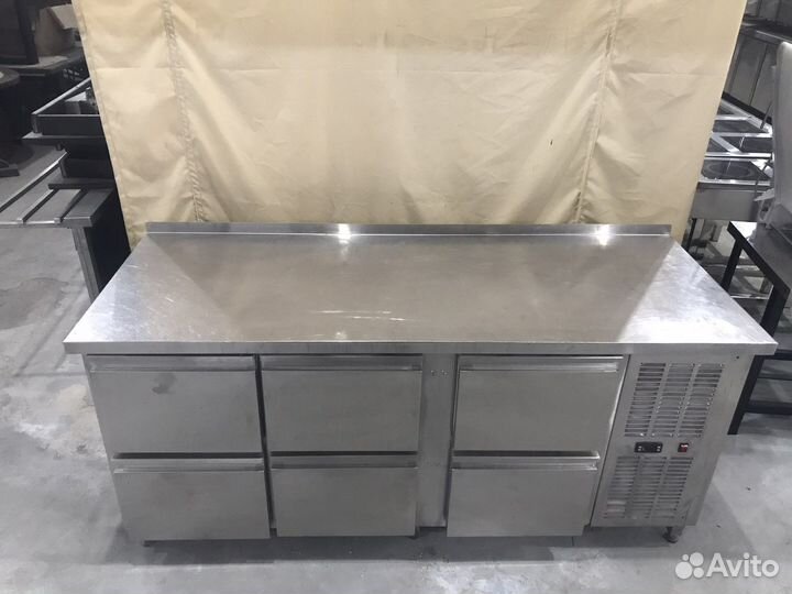 Холодильный стол с выдвижными ящиками