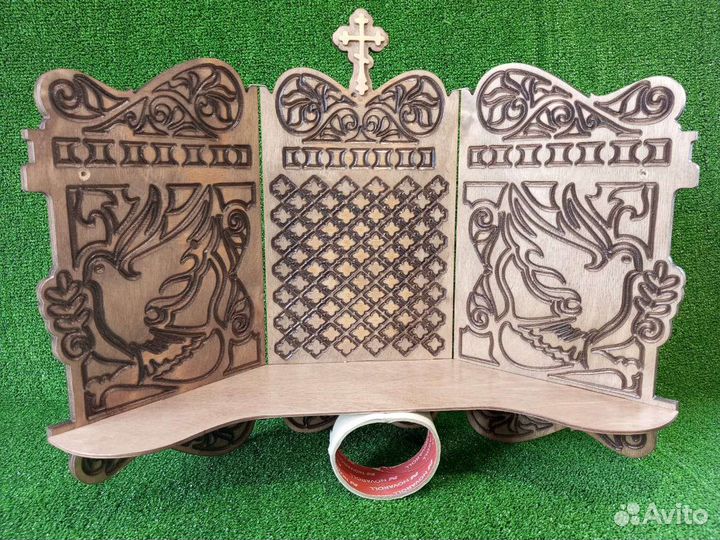 Полка для икон. Полка. Иконостас