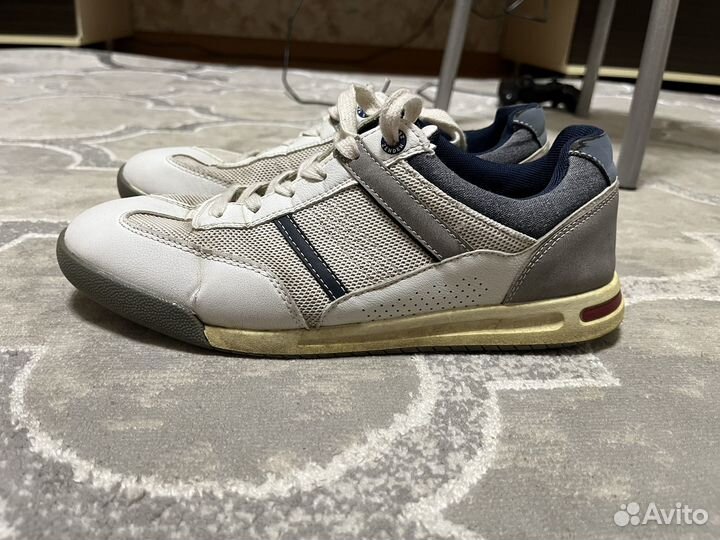 Мужские кроссовки