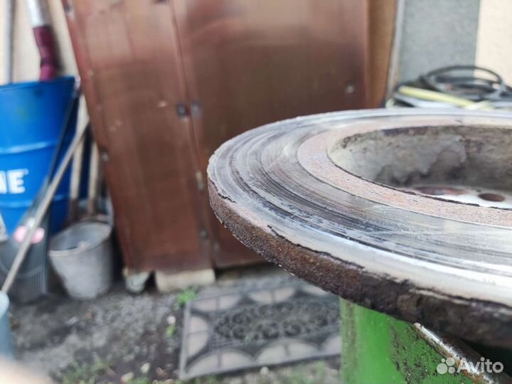 Тормозные диски задние Vag 272 мм 5Q0615601D