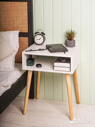 Тумбочка прикроватная белая