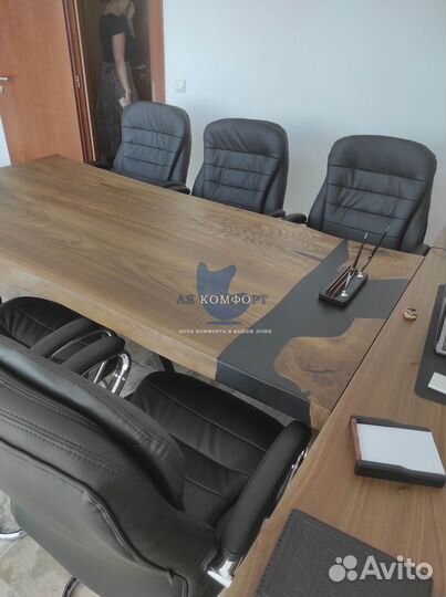 Стол переговорный в стиле loft