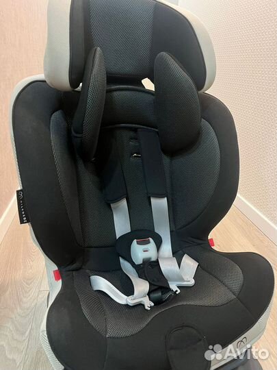 Автомобильное кресло Carmate Ailebebe Swing Moon