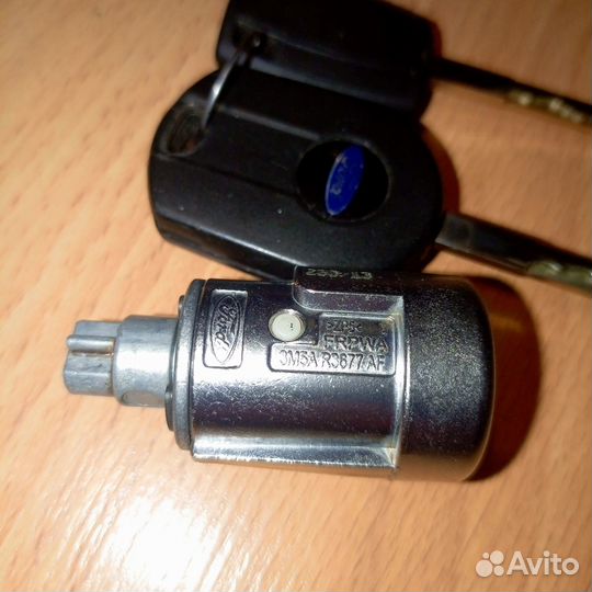 Ключ зажигания с личинкой Ford 4 кнопки