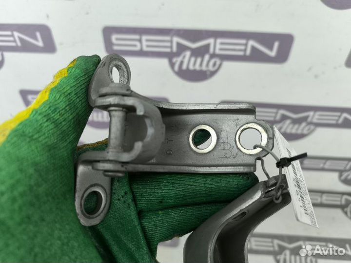 Петля двери передняя левая Honda Civic FD1 FD3 FD7