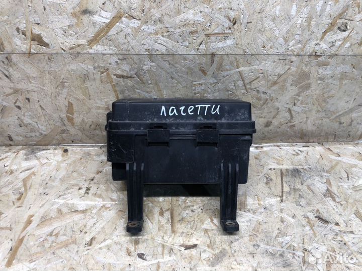 Корпус блока предохранителей Chevrolet Lacetti