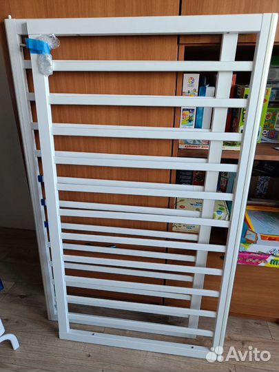 Кроватка детская из бука с матрасом