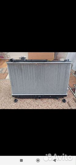 Радиатор охлаждения на KIA carens 1.8 новый