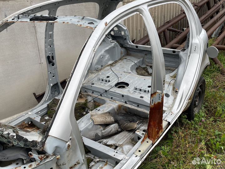 Крыло Toyota Vitz SCP10 1SZ-FE