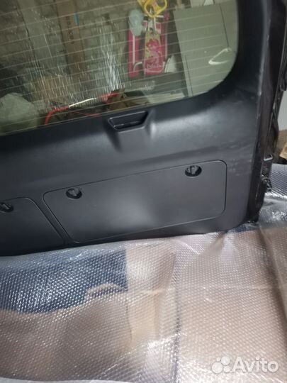 Крышка багажника Toyota Land Cruiser Prado 2022