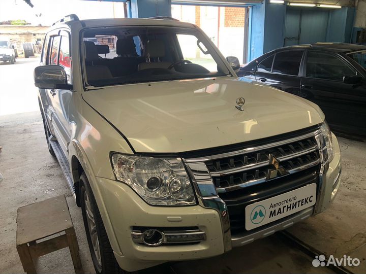 Стекло лобовое Mitsubishi Pajero с гарантией