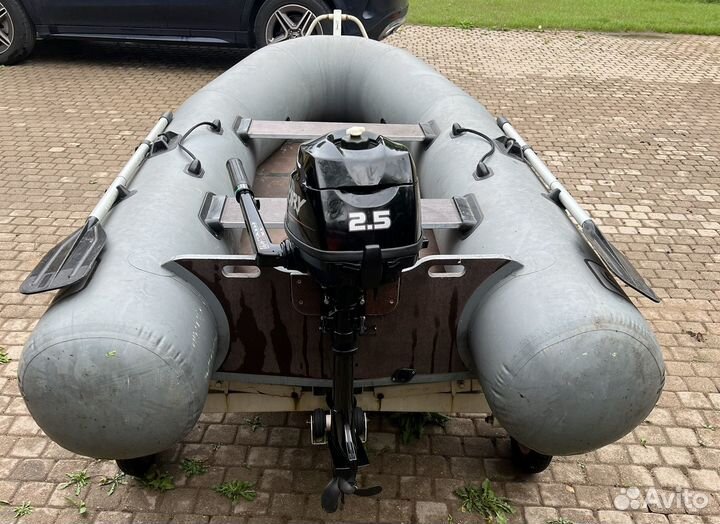 Лодка с мотором mercury2,5