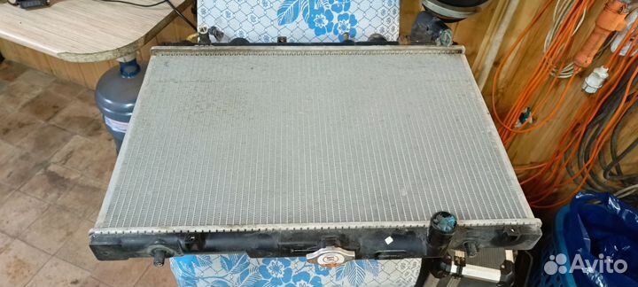 Радиатор двигателя Mitsubishi pajero sport 1