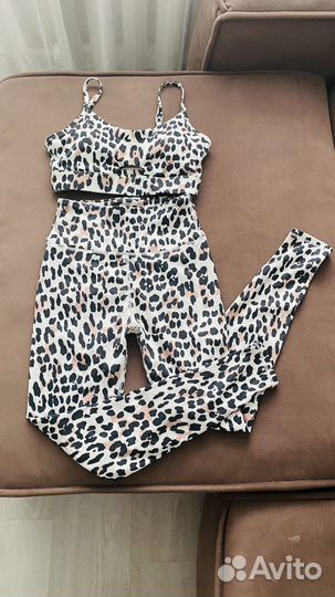 Костюм для йоги и фитнеса